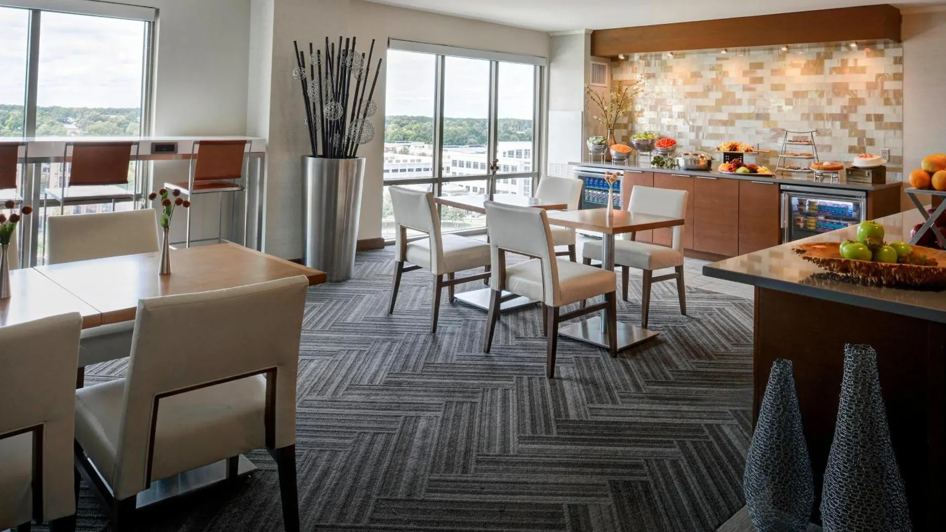Отель Newport News Marriott At City Center