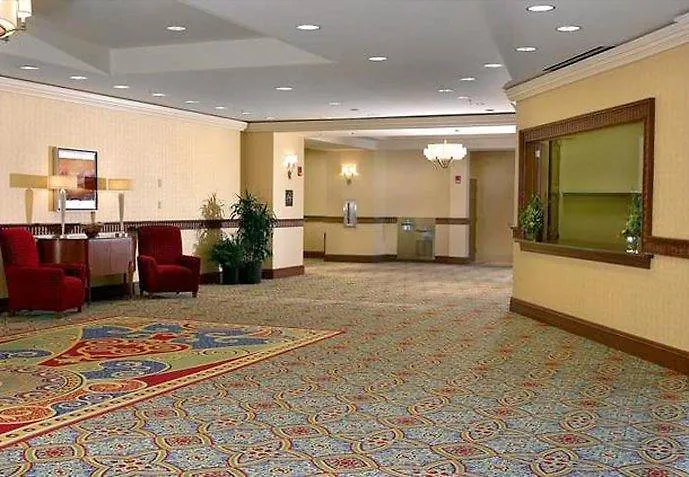 Отель Newport News Marriott At City Center